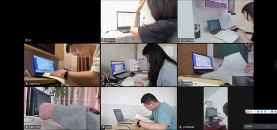 电视萤幕里有许多人描述已自动生成