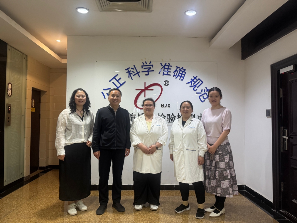 bat365在线平台党委常委、副院长王俊空带队赴天雅珠宝城开展访企拓岗活动