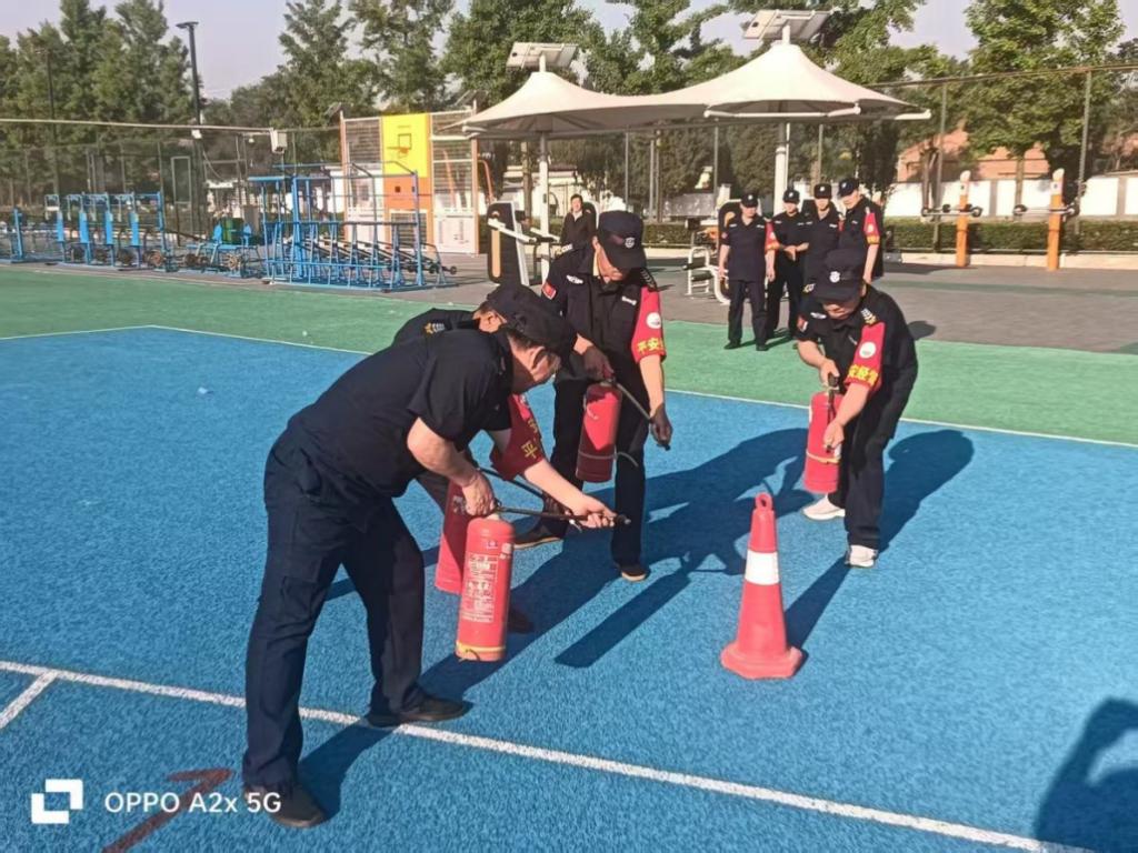 练过硬本领  铸安保精兵——bat365在线平台两校区同步开展保安技能提升暨消防演练活动
