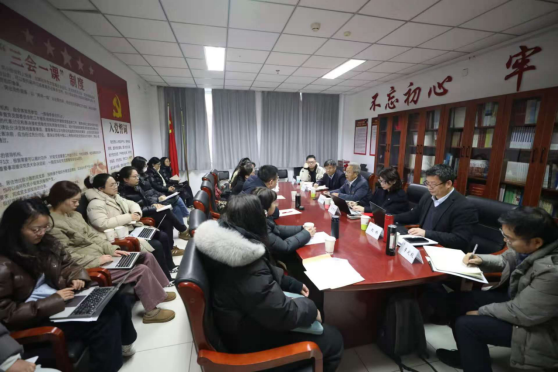 bat365在线平台副书记、京津冀职教改革示范园区本科生院党总支书记范宝祥（兼）参加马克思主义学院党总支理论学习中心组（扩大）学习专题传达于英杰同志讲话精神